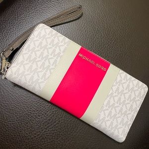Brand New Michael Kors Large Jetset Wallet